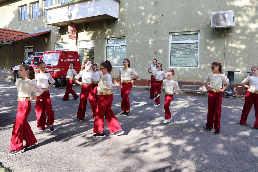 DVD Preseka, 100 godina (35) DVD Preseka, 100 godina (35)