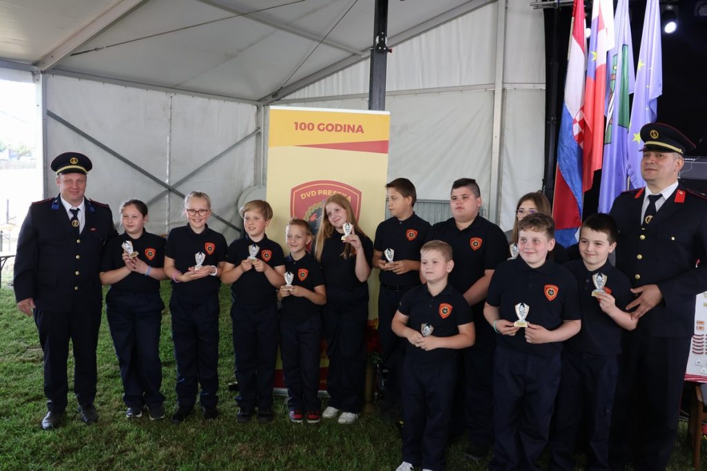 DVD Preseka, 100 godina (45) DVD Preseka, 100 godina (45)