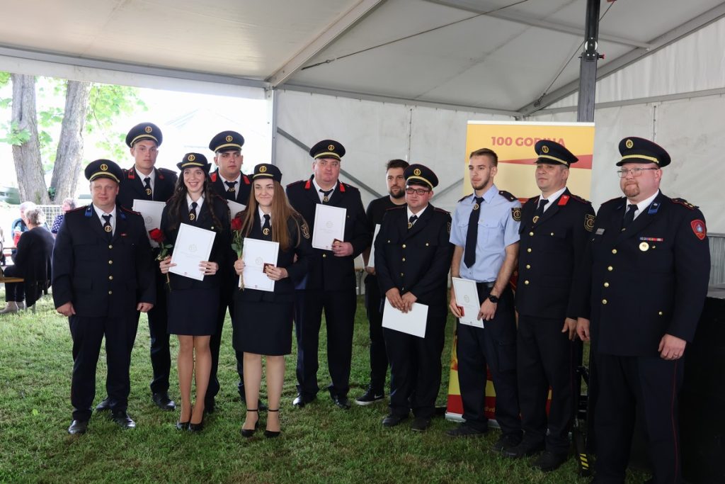 DVD Preseka, 100 godina (47) DVD Preseka, 100 godina (47)