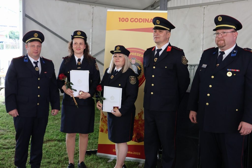 DVD Preseka, 100 godina (48) DVD Preseka, 100 godina (48)