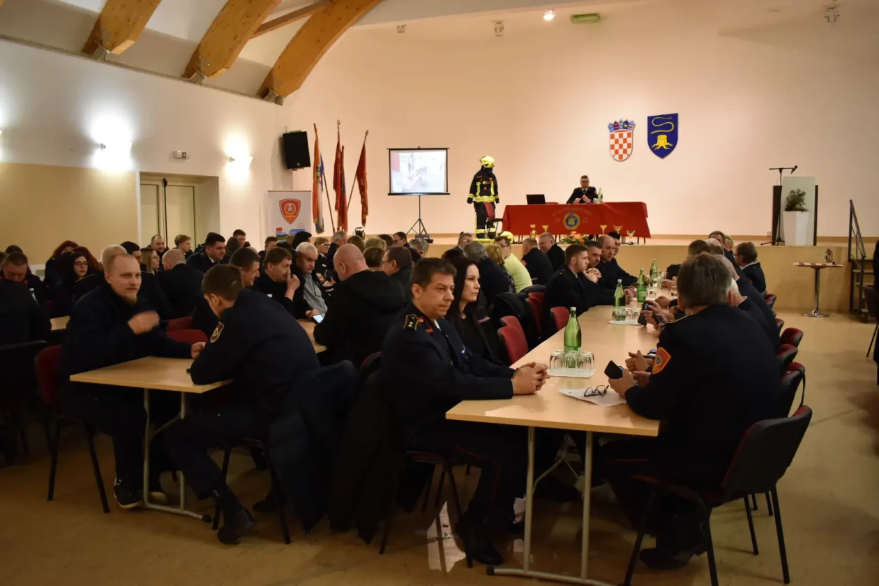 DVD STRAHONINEC IZBORNA SKUPŠTINA (10)