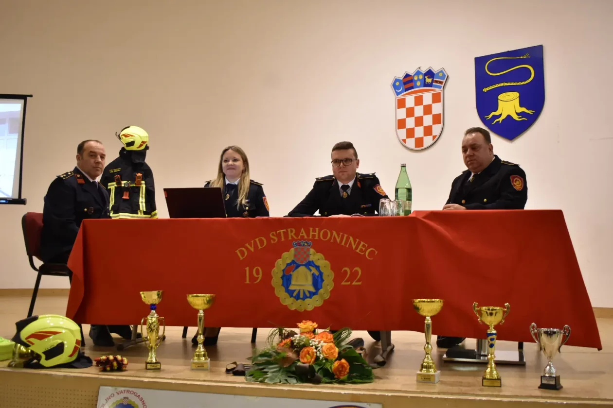 DVD STRAHONINEC IZBORNA SKUPŠTINA (13)