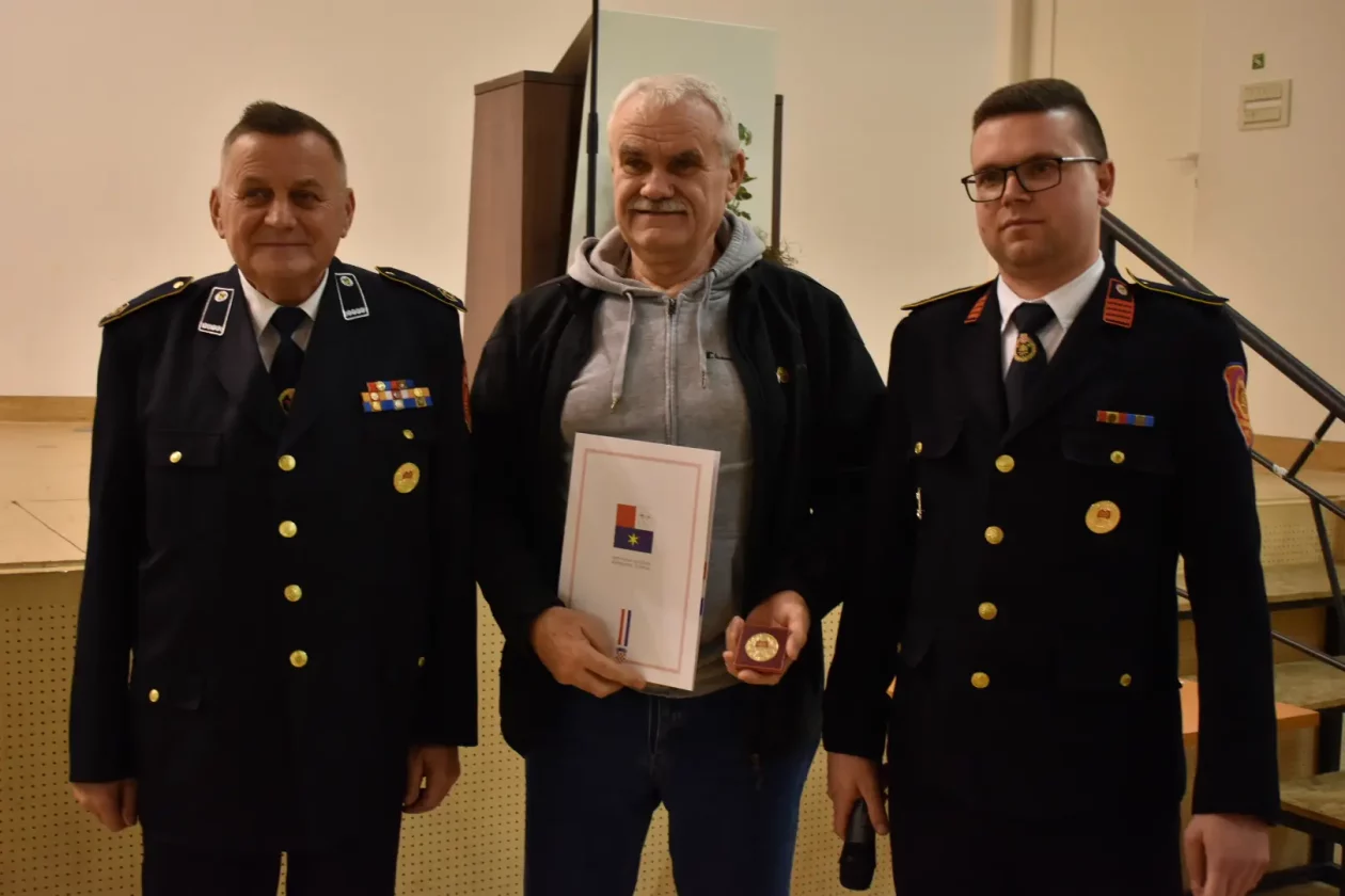 DVD STRAHONINEC IZBORNA SKUPŠTINA (16)