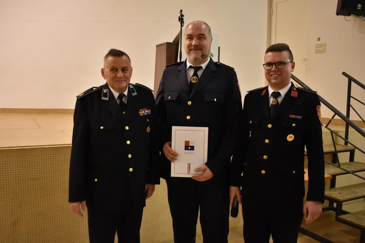 DVD STRAHONINEC IZBORNA SKUPŠTINA (18)