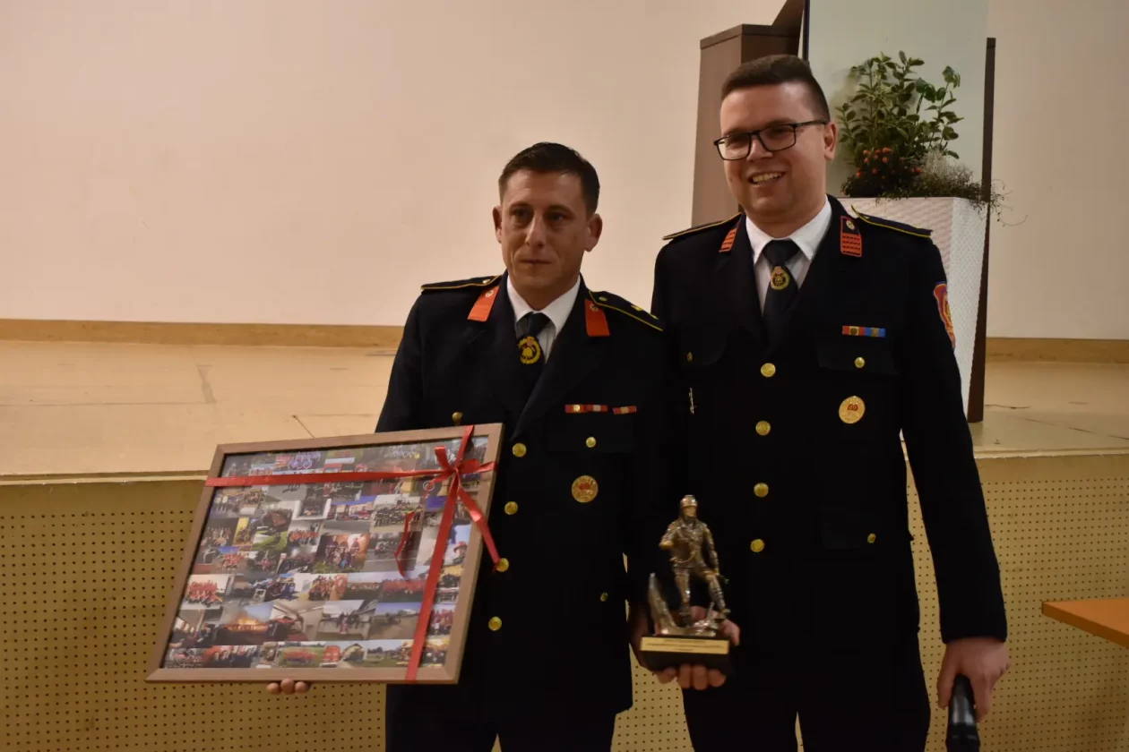 DVD STRAHONINEC IZBORNA SKUPŠTINA (19)