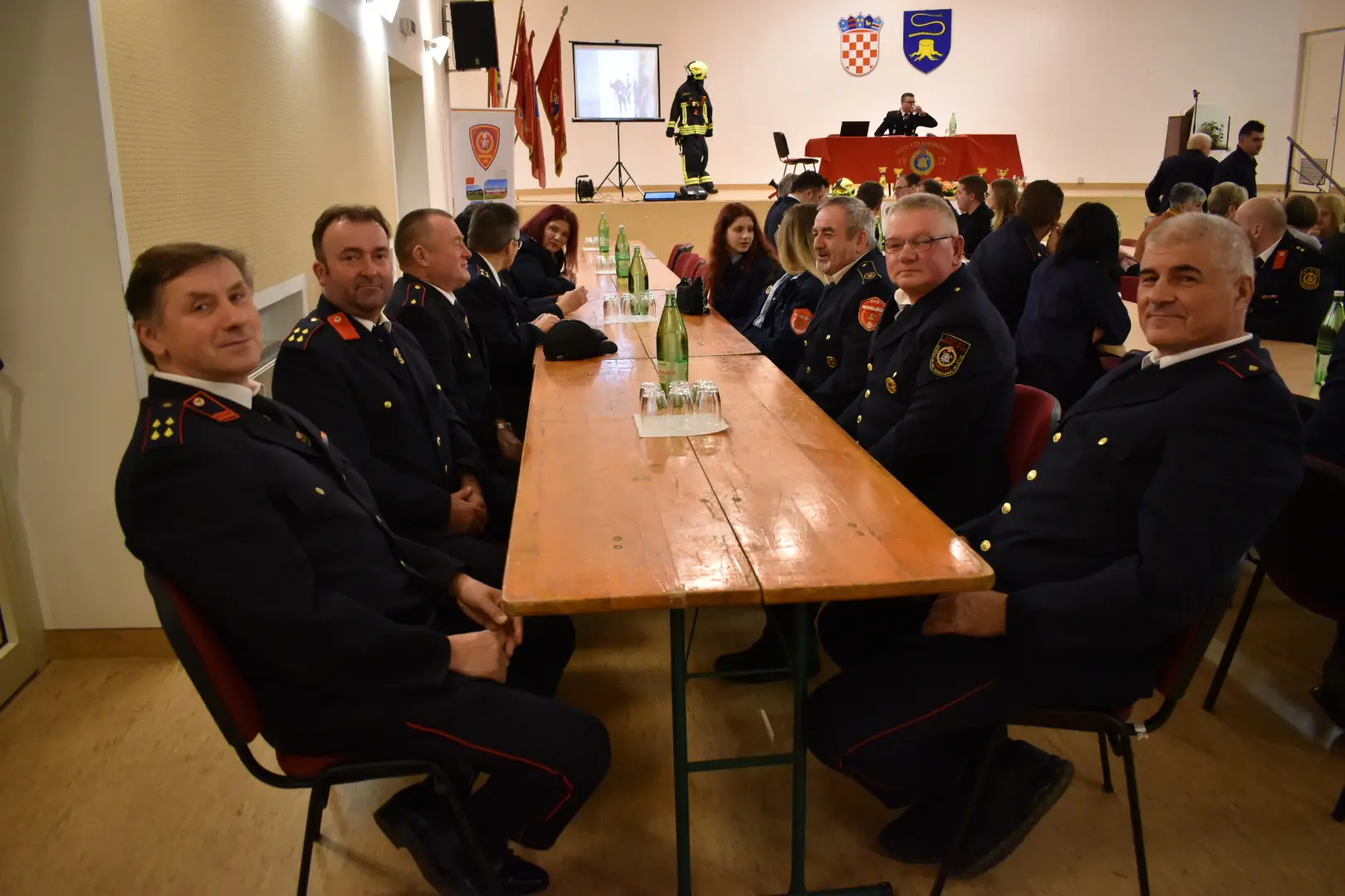 DVD STRAHONINEC IZBORNA SKUPŠTINA (4) DVD STRAHONINEC IZBORNA SKUPŠTINA (4)