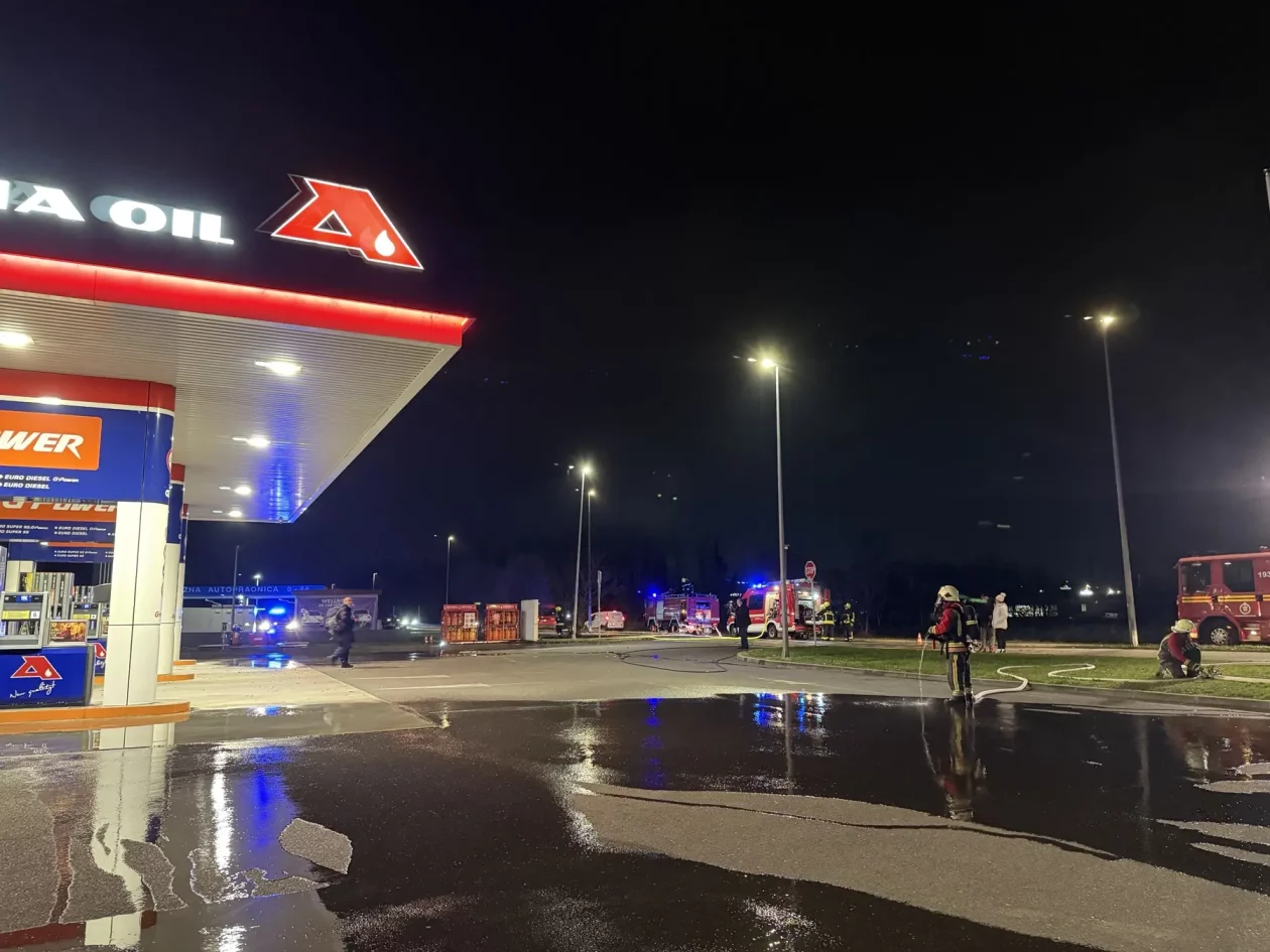 DVD STRAHONINEC vatrogasne vježbe adria oil (22)