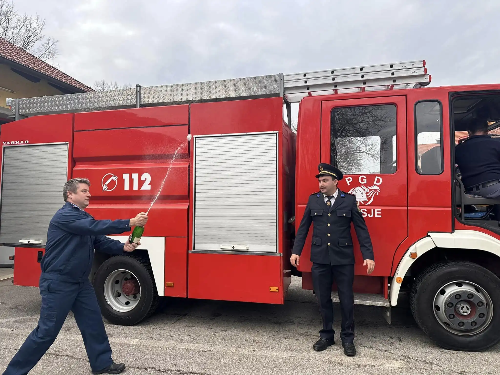 DVD Sivica novo vozilo (4)