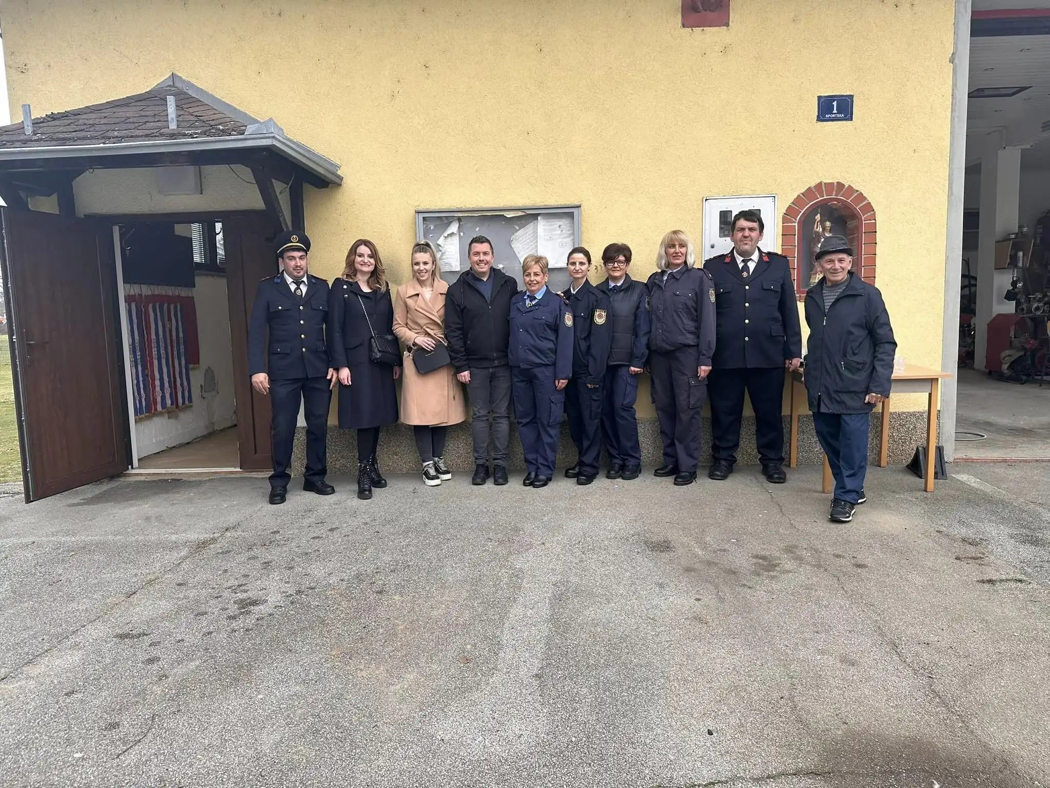 DVD Sivica novo vozilo (5)