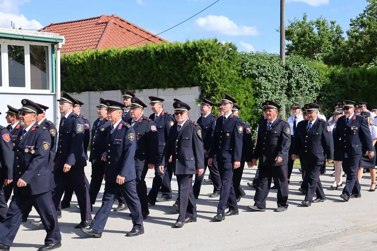 DVD Totovec obilježio 100 godina 2024 (11) DVD Totovec obilježio 100 godina 2024 (11)