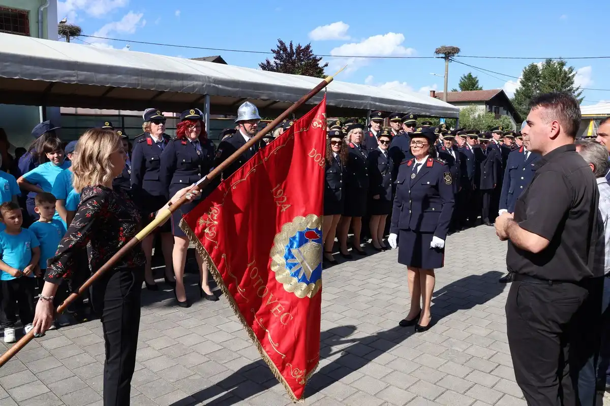 DVD Totovec obilježio 100 godina 2024 (16) DVD Totovec obilježio 100 godina 2024 (16)