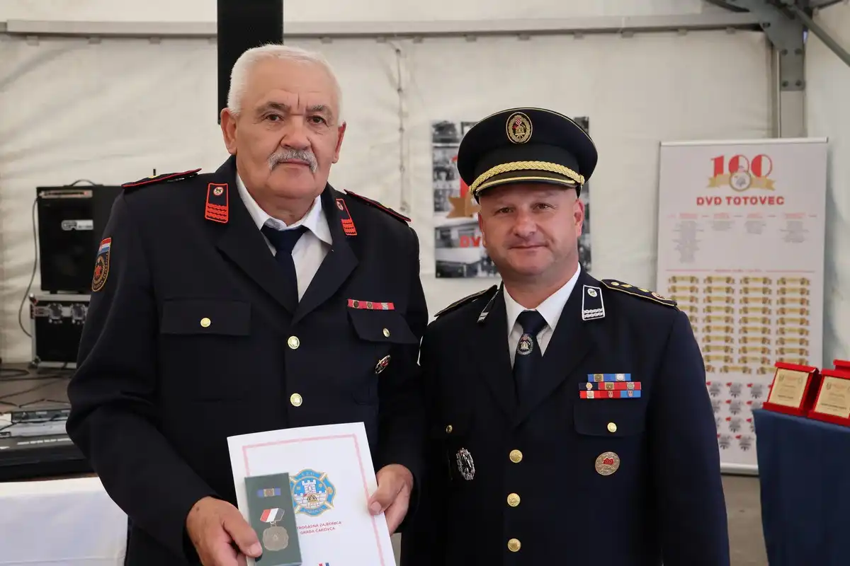 DVD Totovec obilježio 100 godina 2024 (24) DVD Totovec obilježio 100 godina 2024 (24)