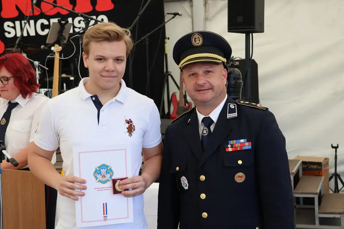 DVD Totovec obilježio 100 godina 2024 (26) DVD Totovec obilježio 100 godina 2024 (26)