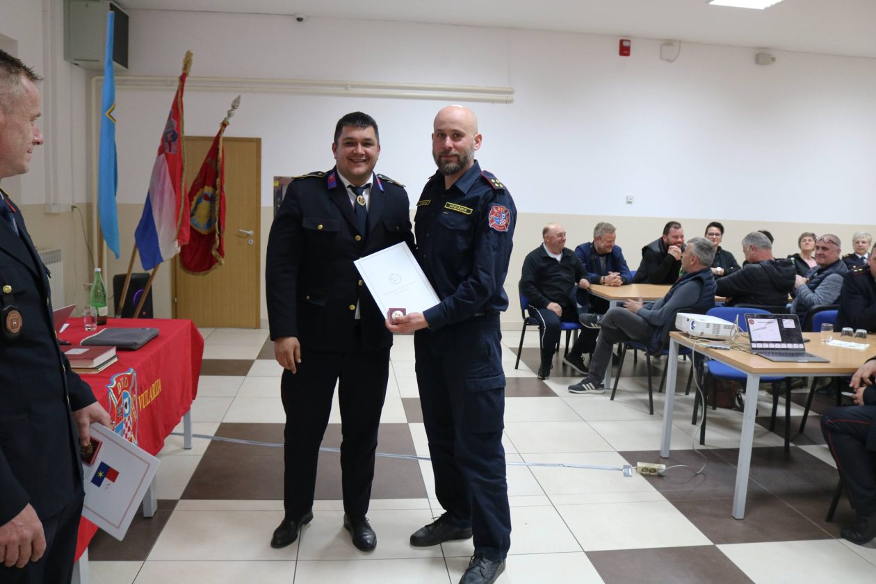 DVD VULARIJA (24) DVD VULARIJA (24)