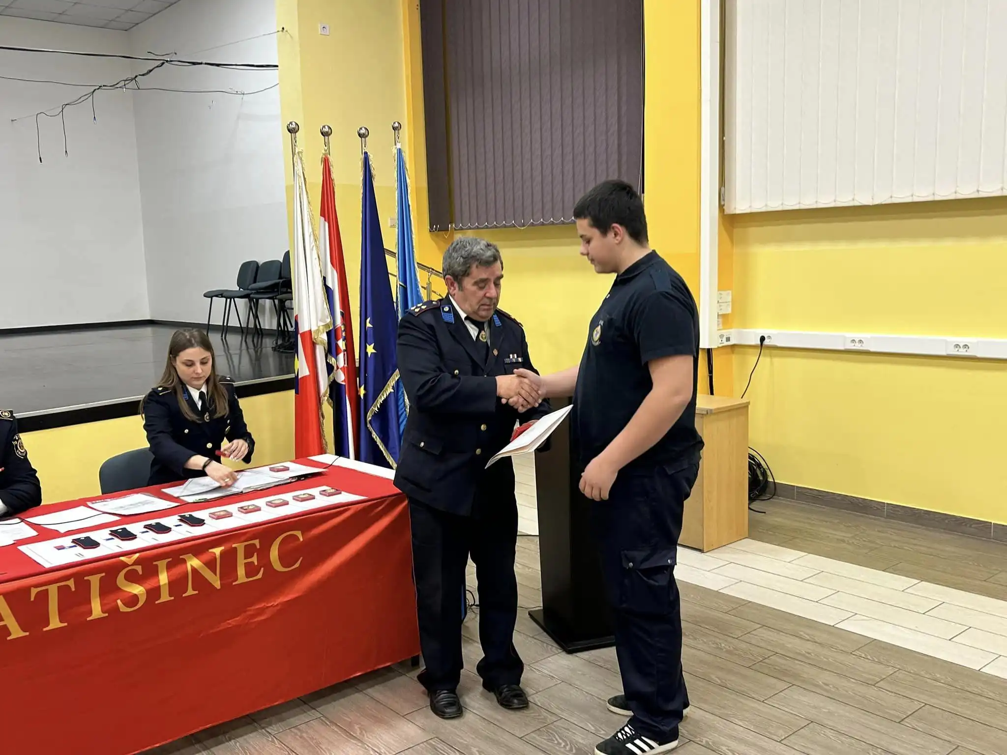 DVD Vratišinec, skupština (6) DVD Vratišinec, skupština (6)