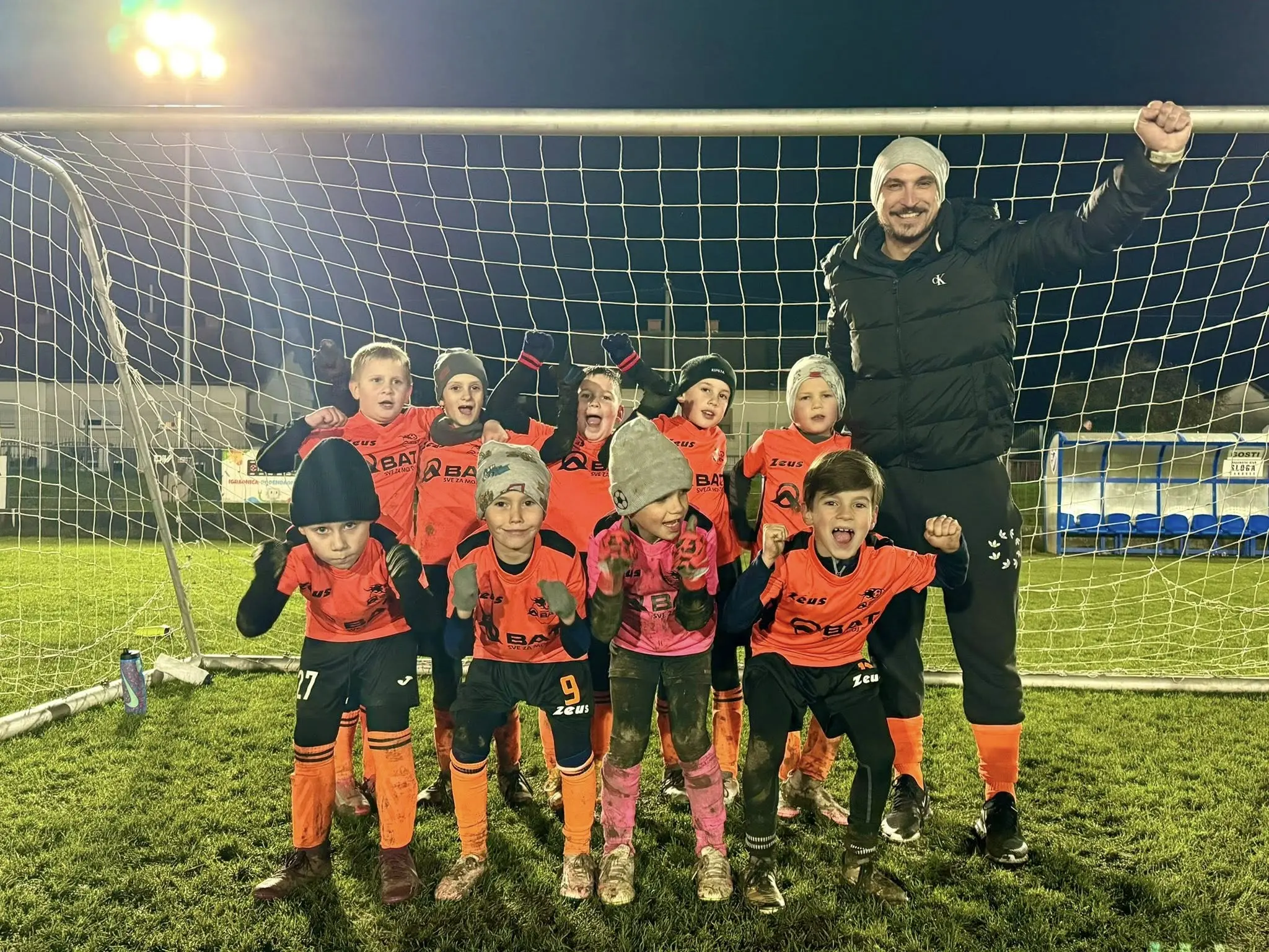 DZB nogometna škola U9 (2) DZB nogometna škola U9 (2)