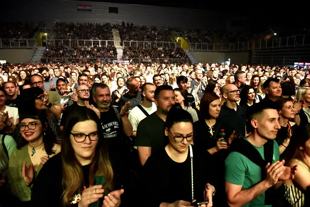 Damir Urban, Arena 13.4 (15)