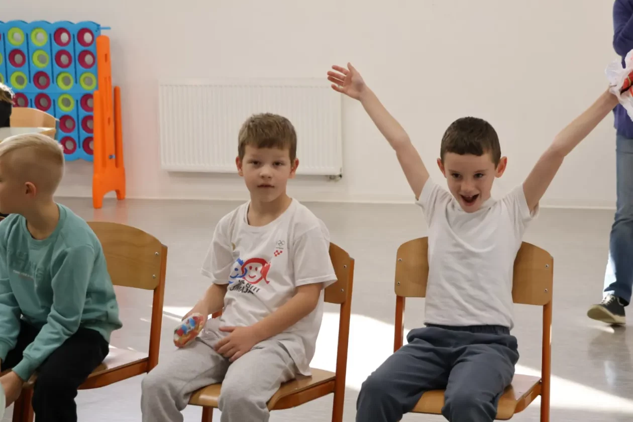 Dan darivatelja krvi, OŠ Draškovec, GDCK Prelog, Srećko Mirić (4) Dan darivatelja krvi, OŠ Draškovec, GDCK Prelog, Srećko Mirić (4)