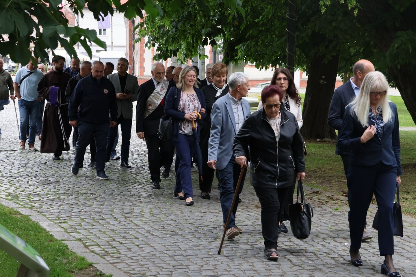 Dan državnosti Vijenci i svijeće kod spomenika u Perivoju Zrinskih 2025 (1)