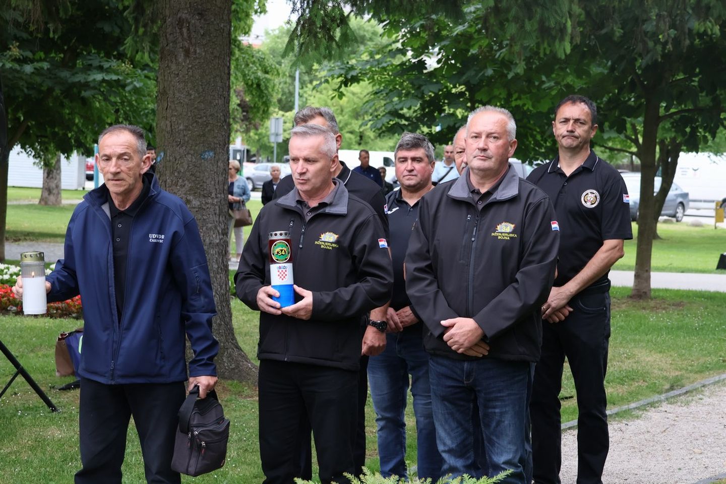 Dan državnosti Vijenci i svijeće kod spomenika u Perivoju Zrinskih 2025 (14)