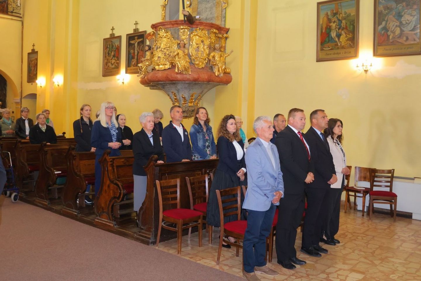 Dan državnosti Vijenci i svijeće kod spomenika u Perivoju Zrinskih 2025 (7)