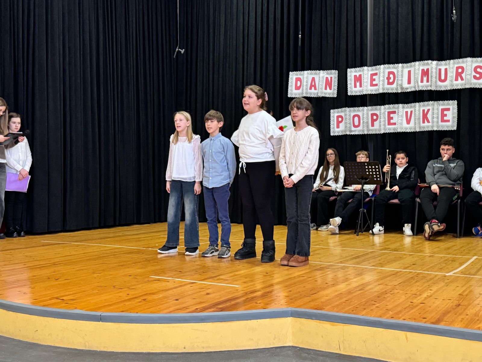 Dan popevke OŠ Domašinec 8