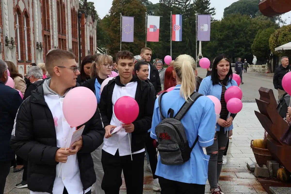 Dan ružičaste vrpce (22)