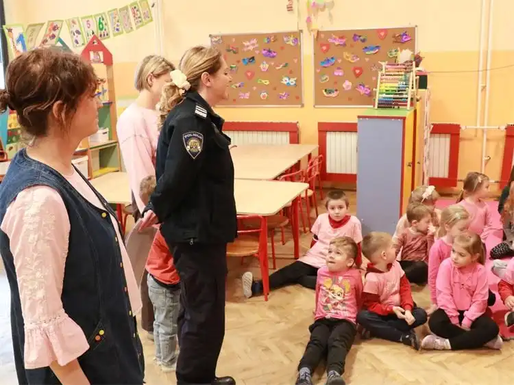 Dan ružičastih balona – Strahoninec vrtić Suncokret (3)