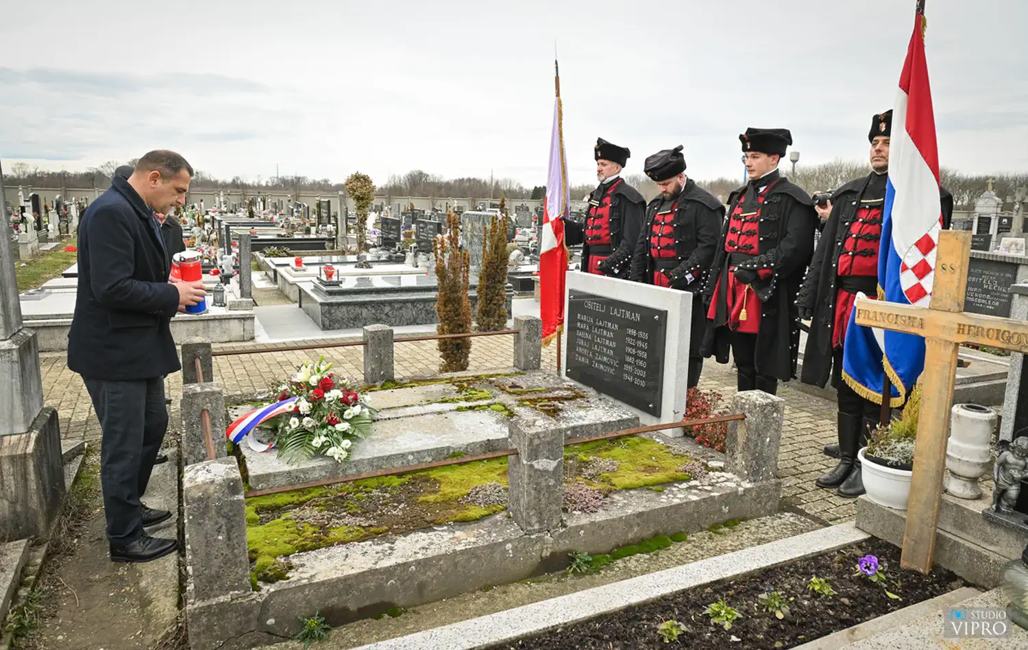 Dan sjedinjenja Međimurja Svečanost na grobu Jurja Lajtmana u Prelogu (7) Dan sjedinjenja Međimurja Svečanost na grobu Jurja Lajtmana u Prelogu (7)