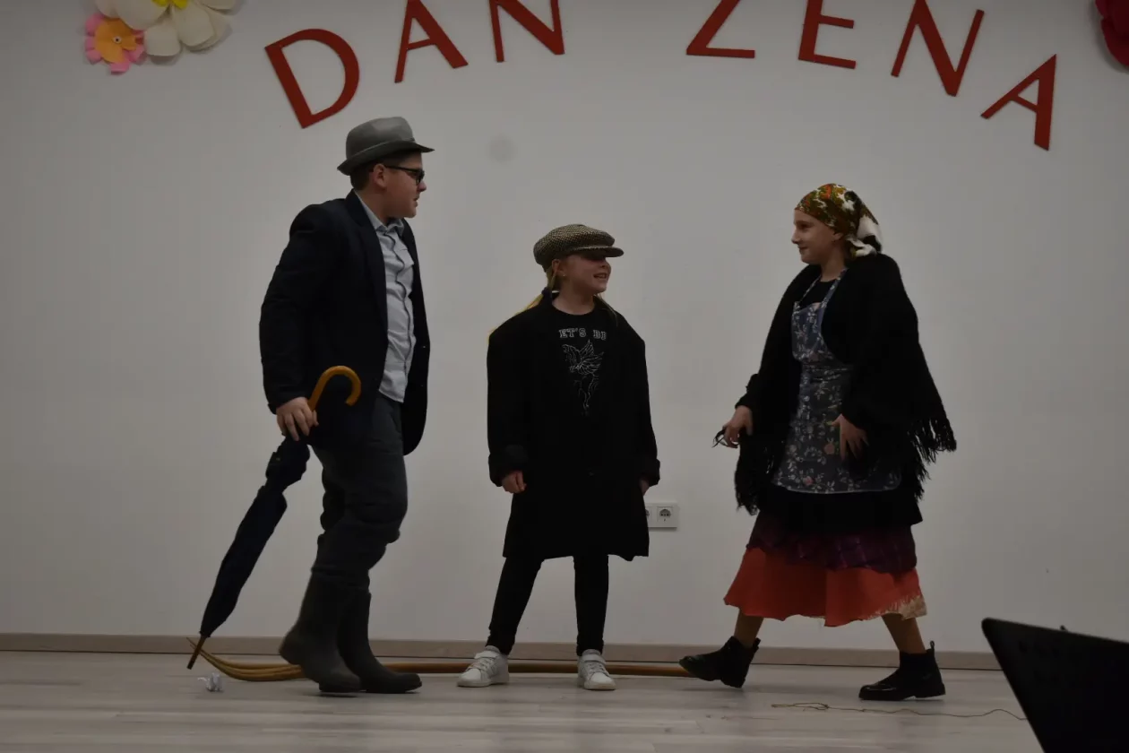 Dan žena Sivica (10)