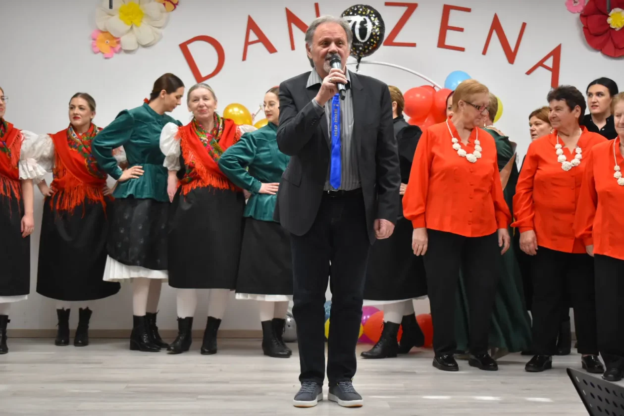 Dan žena Sivica (23)