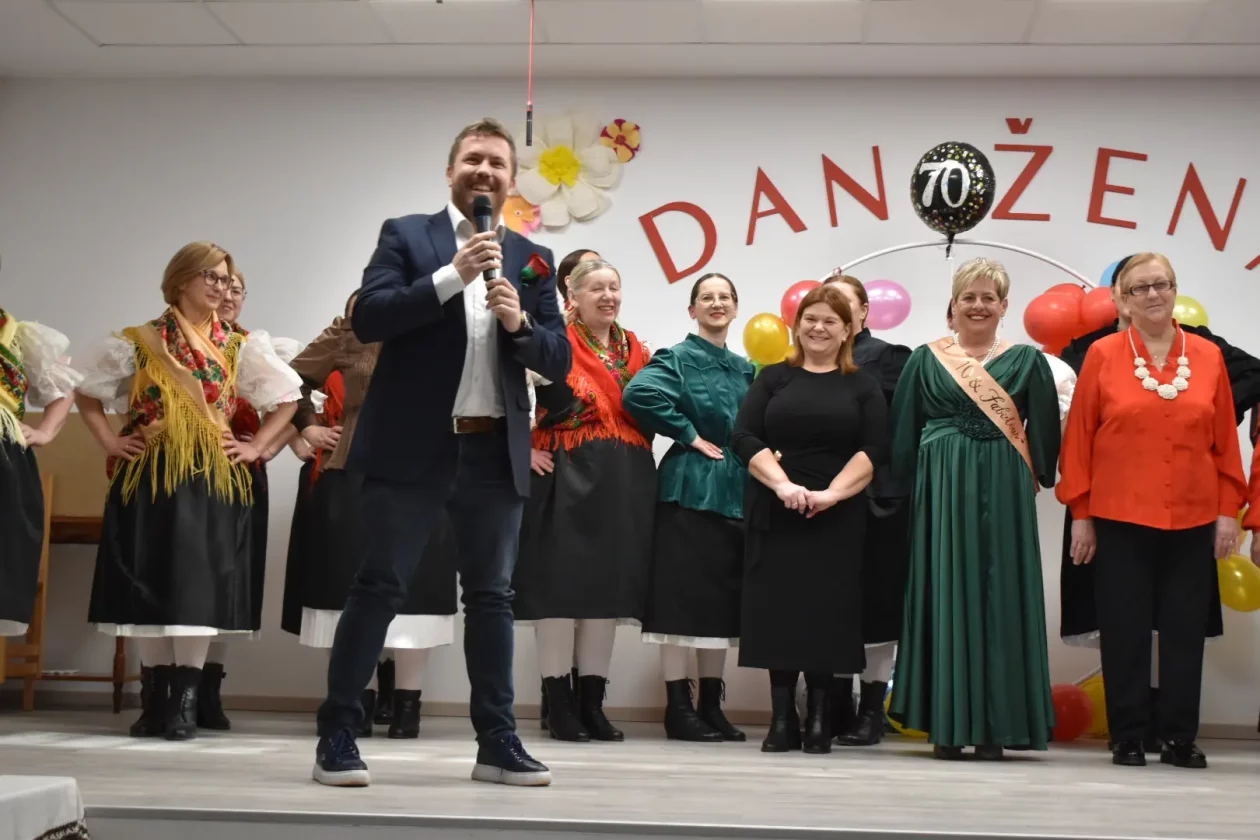 Dan žena Sivica (24)