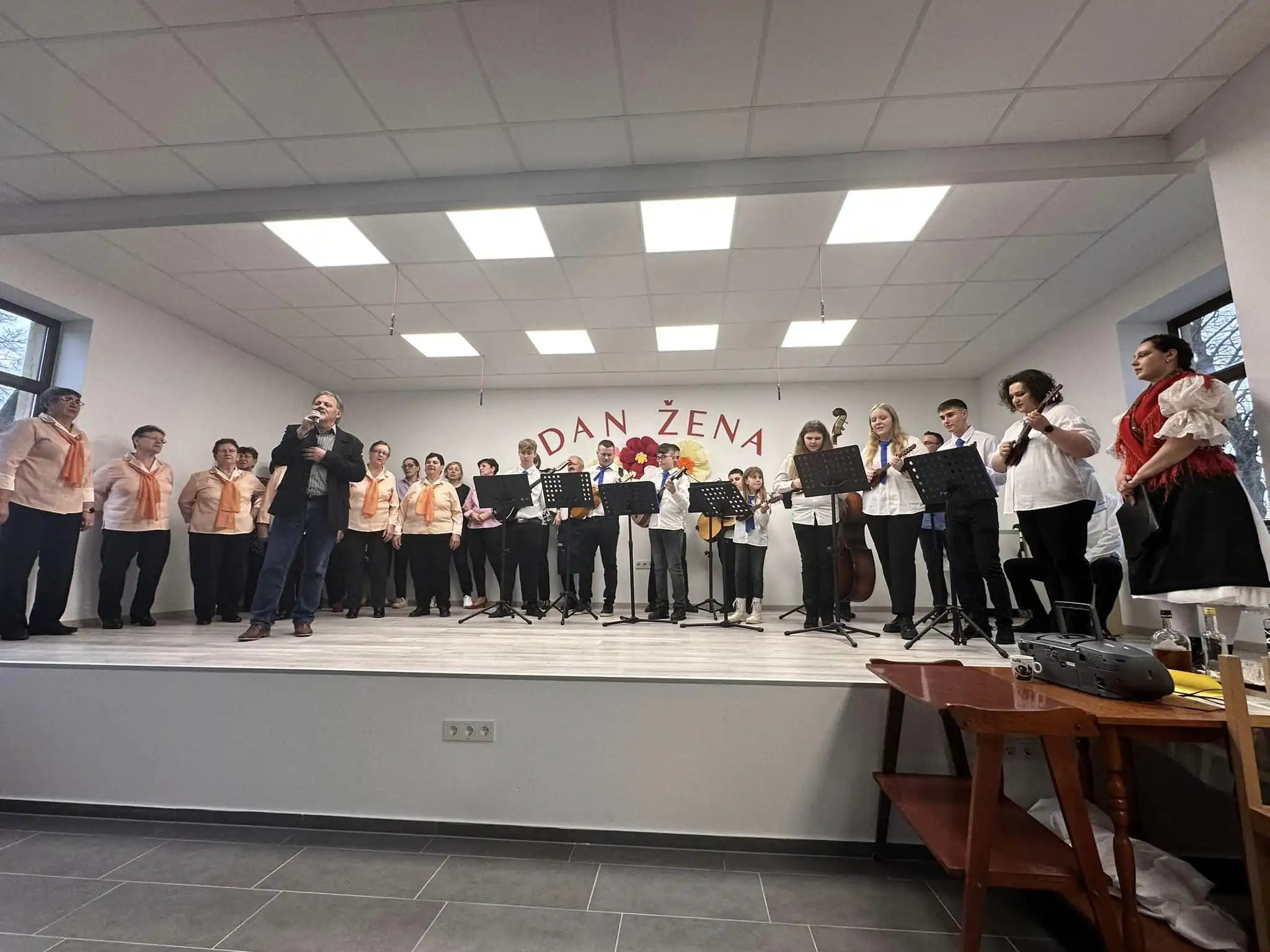 Dan žena Sivica, udruga žena sivica (1) Dan žena Sivica, udruga žena sivica (1)