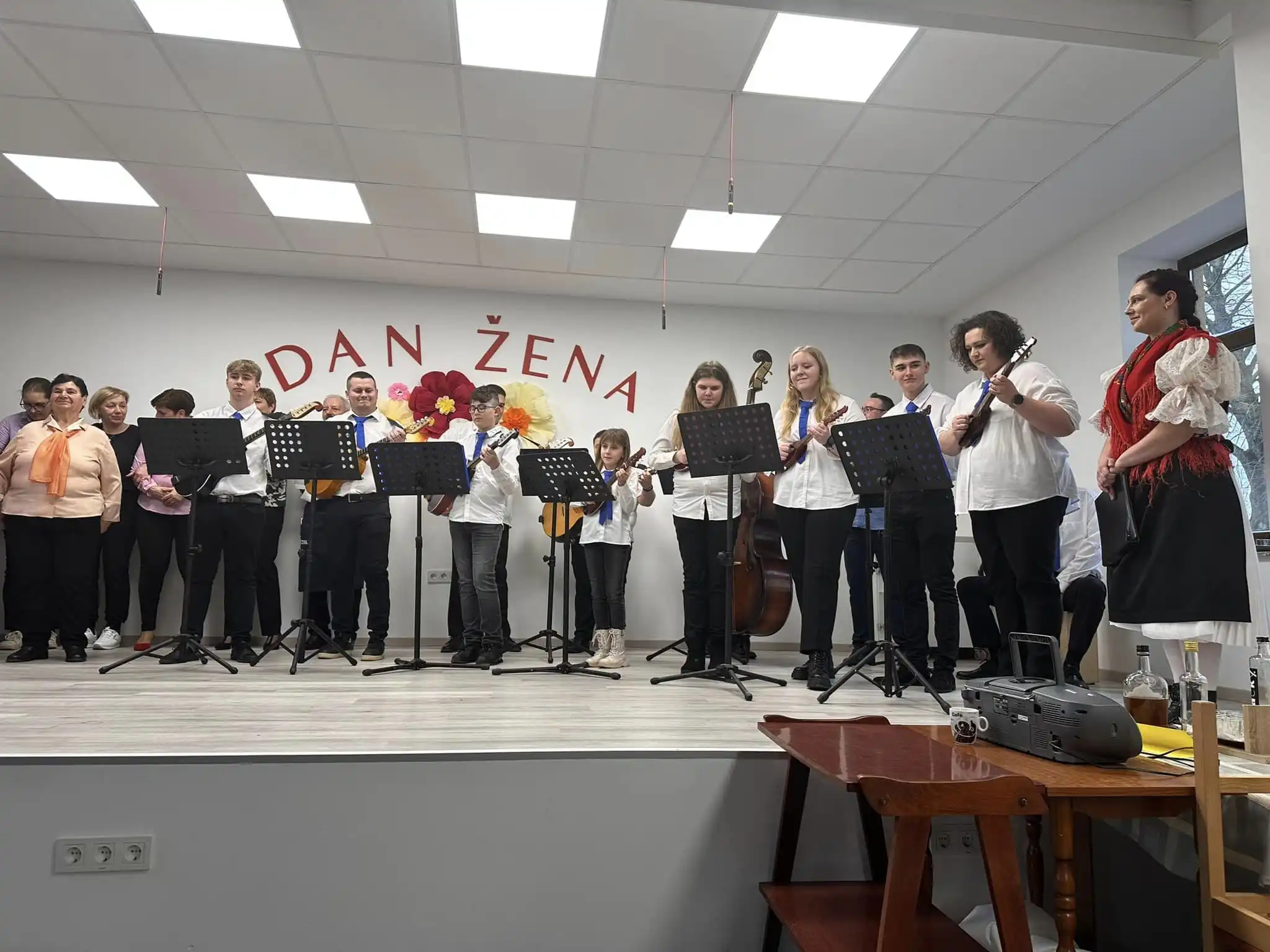Dan žena Sivica, udruga žena sivica (3) Dan žena Sivica, udruga žena sivica (3)