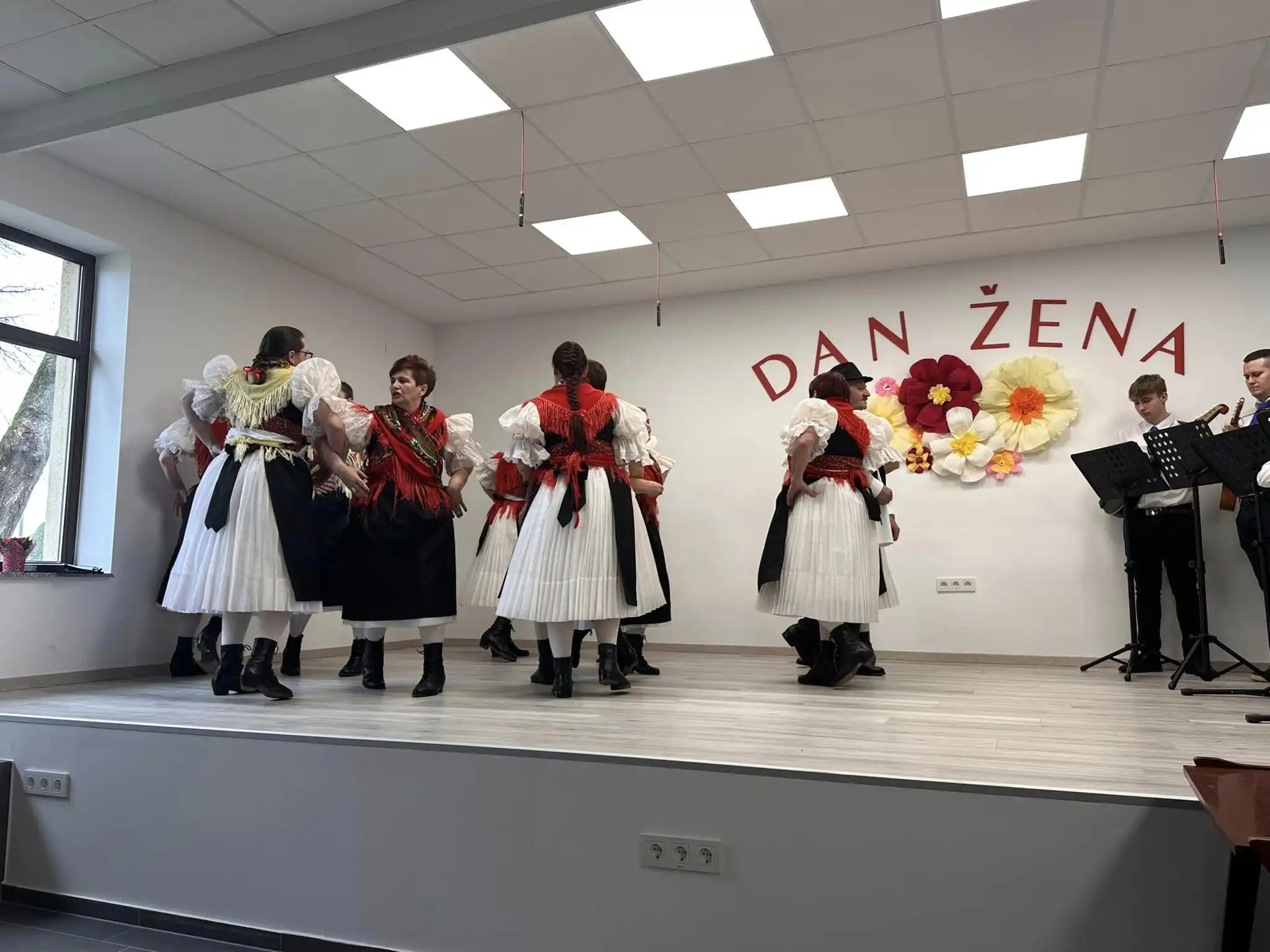 Dan žena Sivica, udruga žena sivica (6) Dan žena Sivica, udruga žena sivica (6)