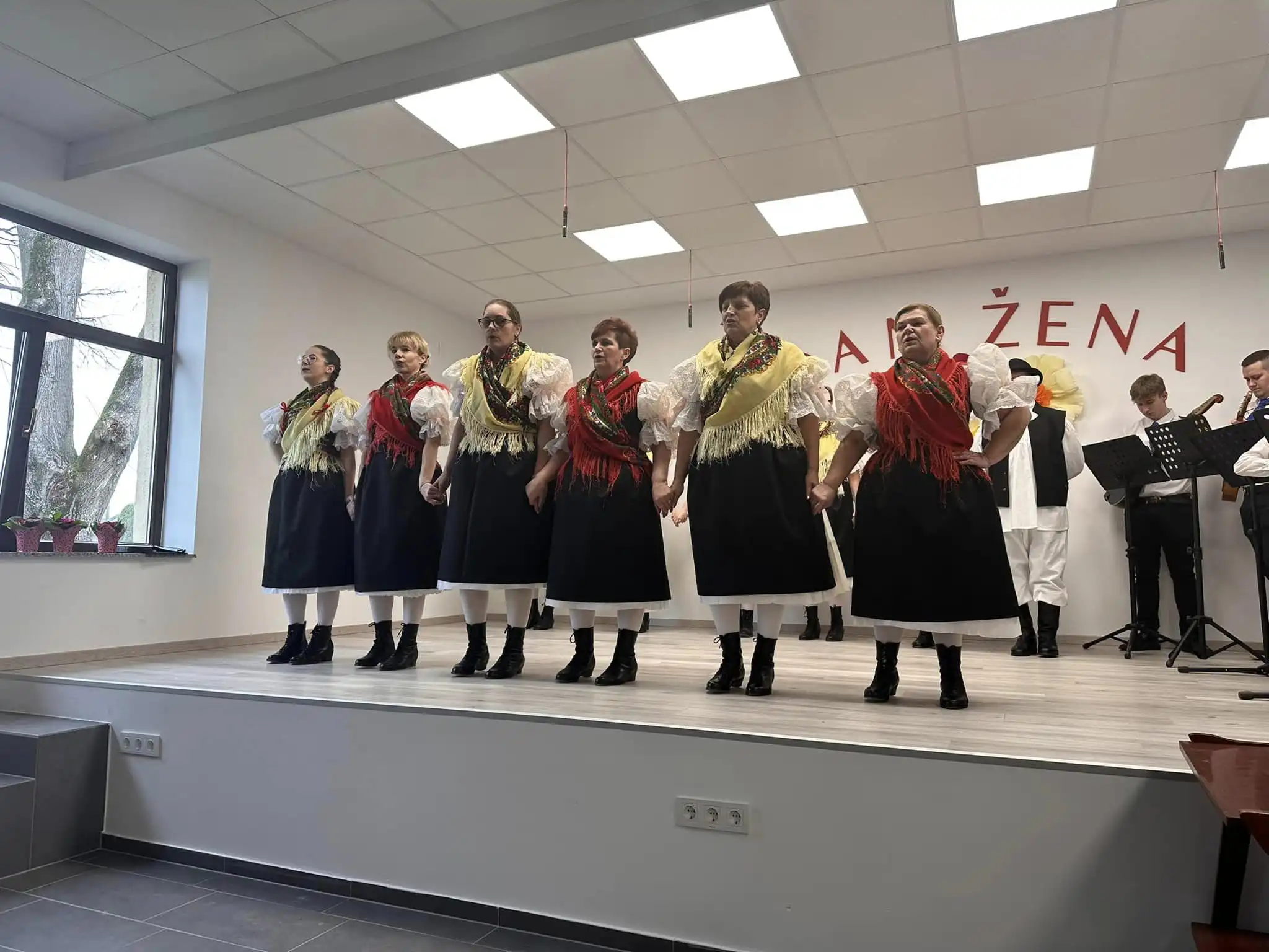 Dan žena Sivica, udruga žena sivica (8) Dan žena Sivica, udruga žena sivica (8)