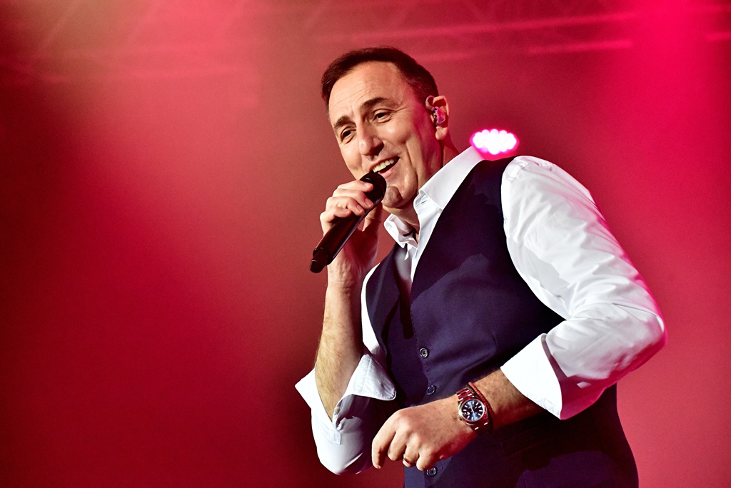 Dan žena uz glazbenu čaroliju Sergej Ćetković rasprodao Arenu Varaždin (13)