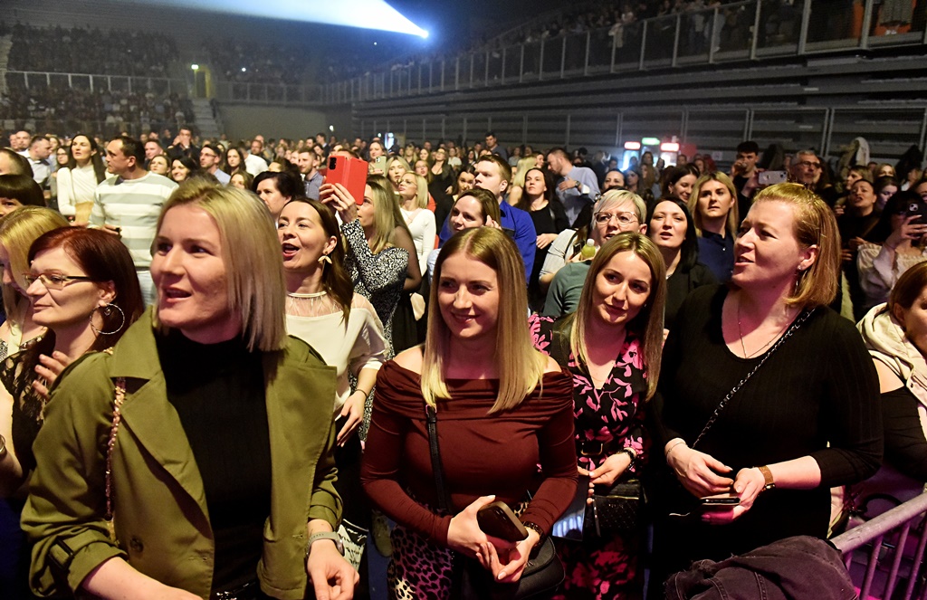 Dan žena uz glazbenu čaroliju Sergej Ćetković rasprodao Arenu Varaždin (3)