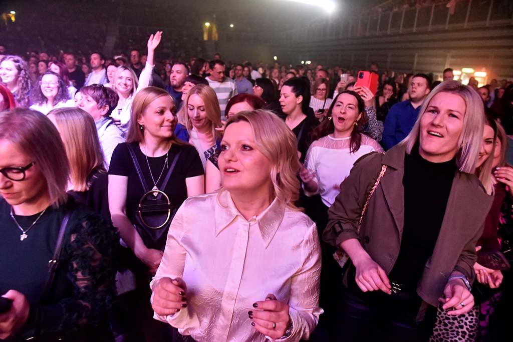 Dan žena uz glazbenu čaroliju Sergej Ćetković rasprodao Arenu Varaždin (4)