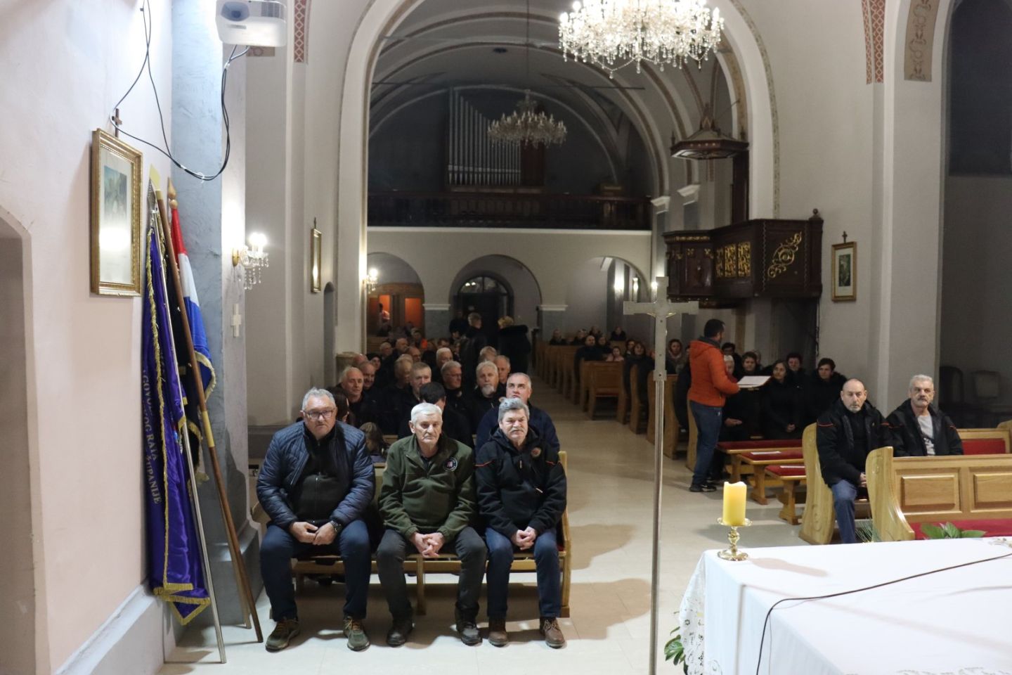 Dan žrtava Domovinskog rata u Belici obilježen misom i hodom do spomenika (13) Dan žrtava Domovinskog rata u Belici obilježen misom i hodom do spomenika (13)