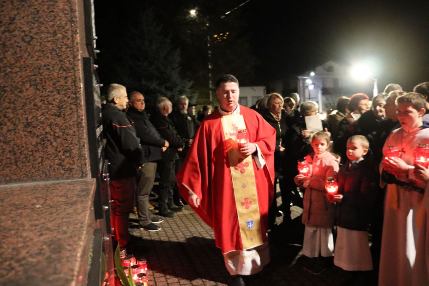 Dan žrtava Domovinskog rata u Belici obilježen misom i hodom do spomenika (6) Dan žrtava Domovinskog rata u Belici obilježen misom i hodom do spomenika (6)