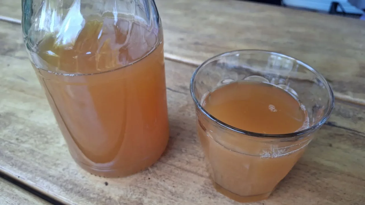 Dean i Natalija Hunjadi, Sveta Marija, jabuka (1)