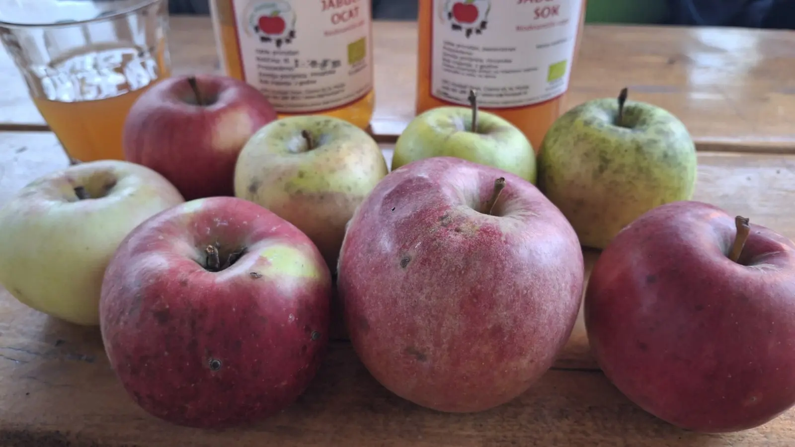 Dean i Natalija Hunjadi, Sveta Marija, jabuka (7)