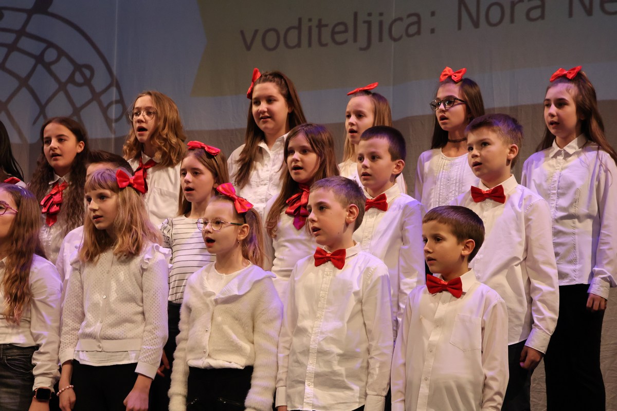 Deseta Smotra pjevačkih zborova osnovnih i srednjih škola MŽ 2025 (1) Deseta Smotra pjevačkih zborova osnovnih i srednjih škola MŽ 2025 (1)