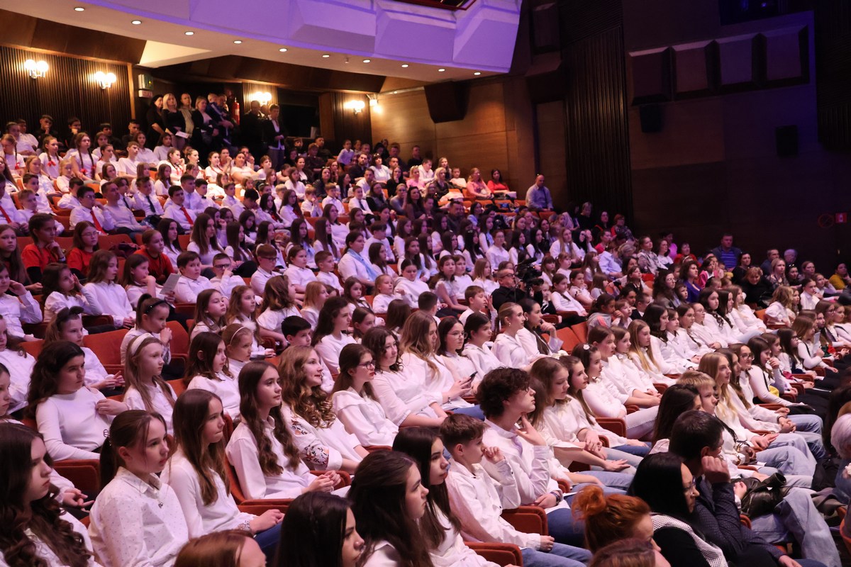 Deseta Smotra pjevačkih zborova osnovnih i srednjih škola MŽ 2025 (12) Deseta Smotra pjevačkih zborova osnovnih i srednjih škola MŽ 2025 (12)