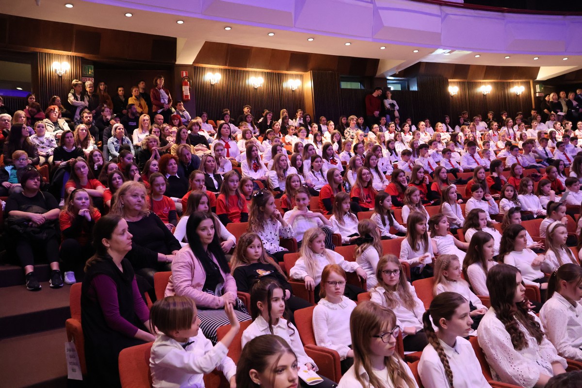 Deseta Smotra pjevačkih zborova osnovnih i srednjih škola MŽ 2025 (13) Deseta Smotra pjevačkih zborova osnovnih i srednjih škola MŽ 2025 (18)