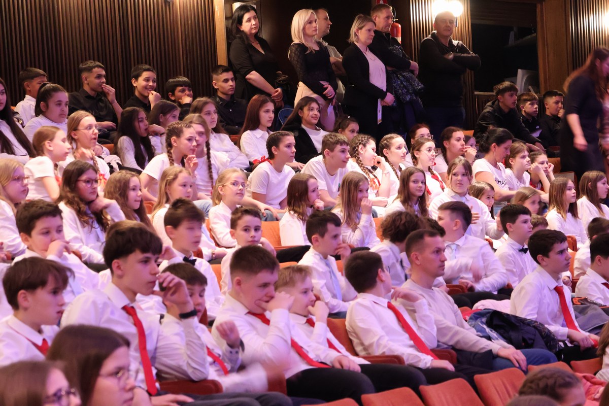 Deseta Smotra pjevačkih zborova osnovnih i srednjih škola MŽ 2025 (20) Deseta Smotra pjevačkih zborova osnovnih i srednjih škola MŽ 2025 (18)