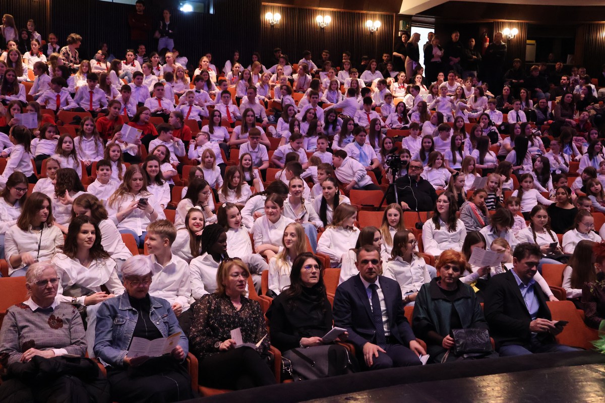 Deseta Smotra pjevačkih zborova osnovnih i srednjih škola MŽ 2025 (23) Deseta Smotra pjevačkih zborova osnovnih i srednjih škola MŽ 2025 (18)