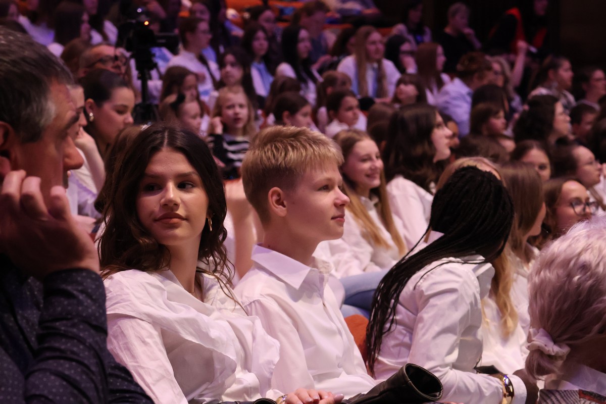 Deseta Smotra pjevačkih zborova osnovnih i srednjih škola MŽ 2025 (5) Deseta Smotra pjevačkih zborova osnovnih i srednjih škola MŽ 2025 (5)