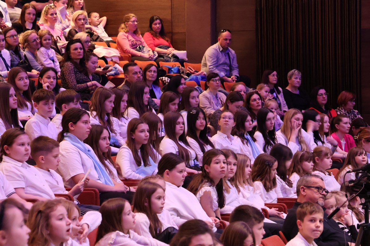 Deseta Smotra pjevačkih zborova osnovnih i srednjih škola MŽ 2025 (9) Deseta Smotra pjevačkih zborova osnovnih i srednjih škola MŽ 2025 (9)